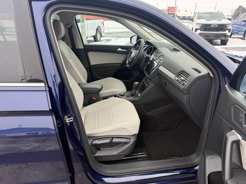 Used 2021 Volkswagen Tiguan SE image 24