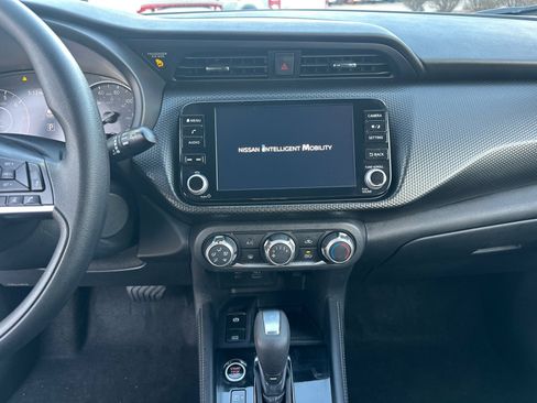 Used 2024 Nissan Kicks SV image 27