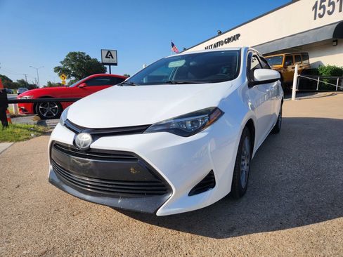 Used 2018 Toyota Corolla LE FWD image 1