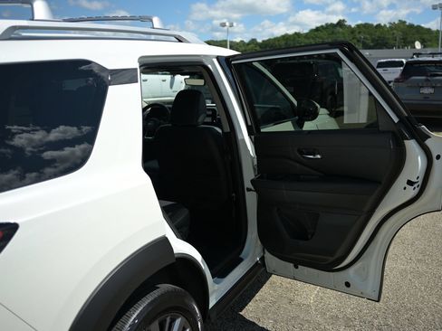 Used 2023 Nissan Pathfinder SL w/ SL Premium Package AWD/4WD image 44