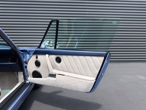 Used 1992 Porsche 911 Cabriolet image 28