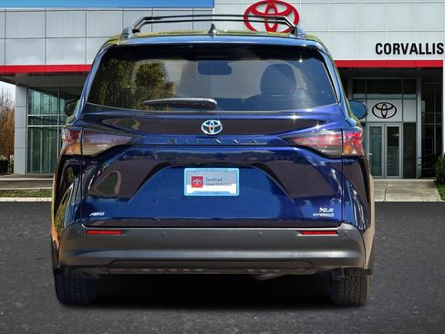 Certified 2023 Toyota Sienna XLE w/ XLE Plus Package AWD/4WD image 5