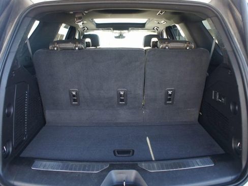 Used 2021 Chevrolet Tahoe Premier w/ Premium Package image 18