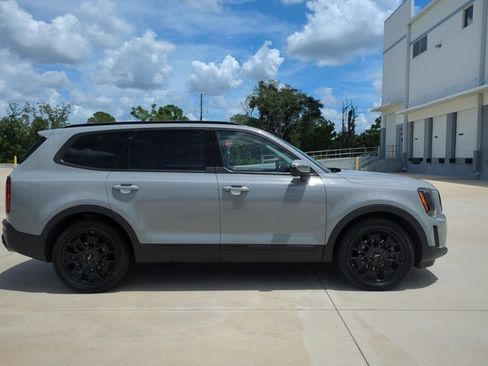 Used 2022 Kia Telluride SX w/ SX Prestige Package AWD/4WD image 4