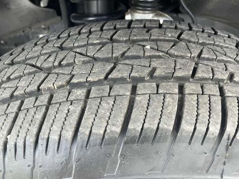 Used 2024 Toyota Tacoma SR5 w/ SR5 Upgrade Package image 9