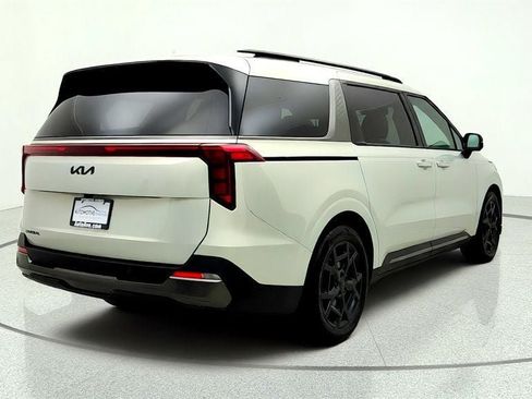 Used 2025 Kia Carnival SX w/ SX Dark Edition Package FWD image 5