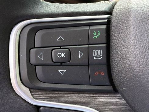 Used 2024 Jeep Wagoneer Series III w/ Premium Group I AWD/4WD image 16