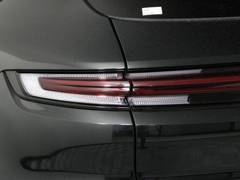 Certified 2025 Porsche Cayenne S AWD/4WD image 21