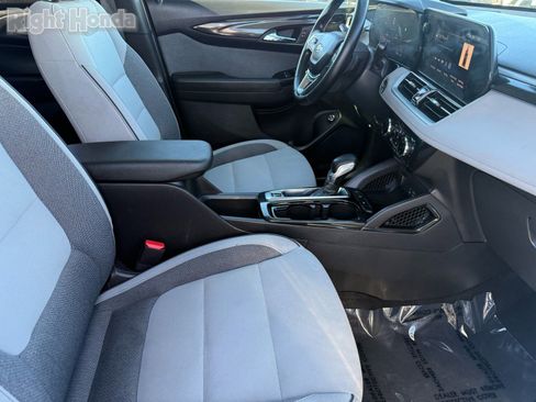 Used 2024 Chevrolet TrailBlazer LT w/ Convenience Package image 31