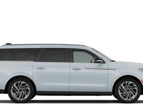 New 2026 Lincoln Navigator L Reserve AWD/4WD image 28