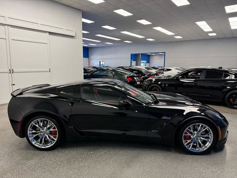 Used 2016 Chevrolet Corvette Z06 w/ 3LZ Preferred Equipment Group RWD image 8