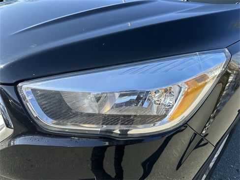 Used 2018 Ford Escape SE image 9