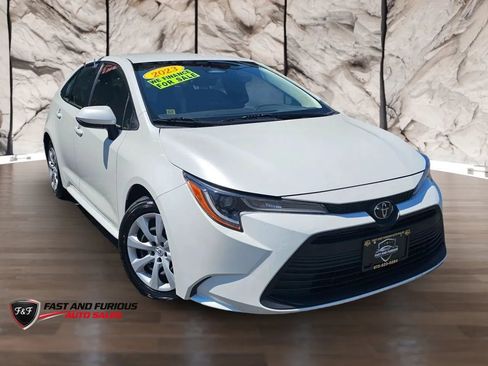 Used 2023 Toyota Corolla LE FWD image 1