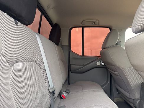 Used 2015 Nissan Frontier SV RWD image 29