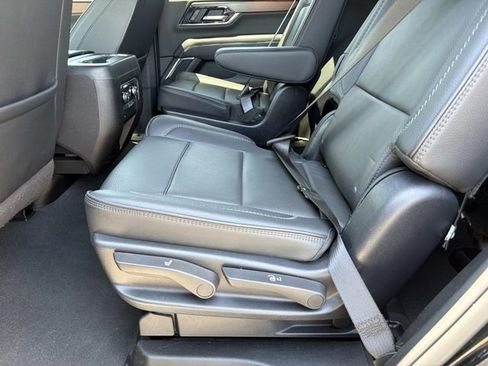Used 2025 GMC Yukon Denali RWD image 16