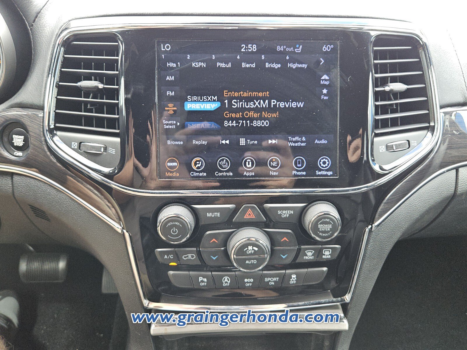 Used 2020 Jeep Grand Cherokee Overland AWD/4WD image 15