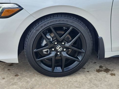 Used 2025 Honda Civic Sport image 11