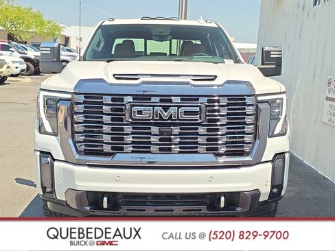 Used 2024 GMC Sierra 2500 Denali Ultimate AWD/4WD image 2