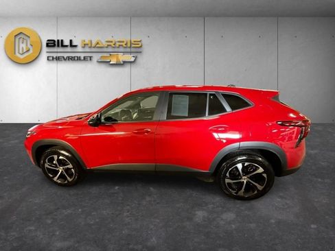Used 2026 Chevrolet Trax RS FWD image 13