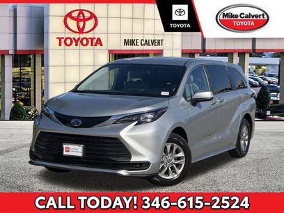 Certified 2025 Toyota Sienna LE