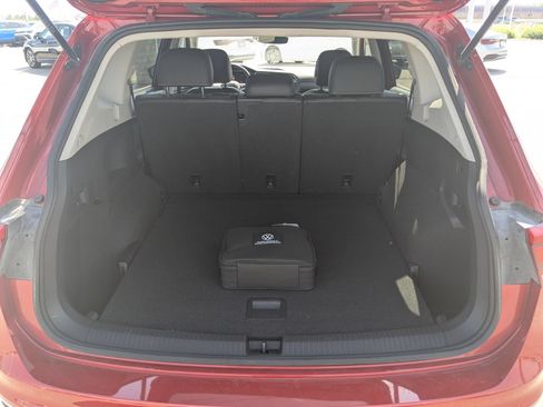 Used 2024 Volkswagen Tiguan SE AWD/4WD image 27