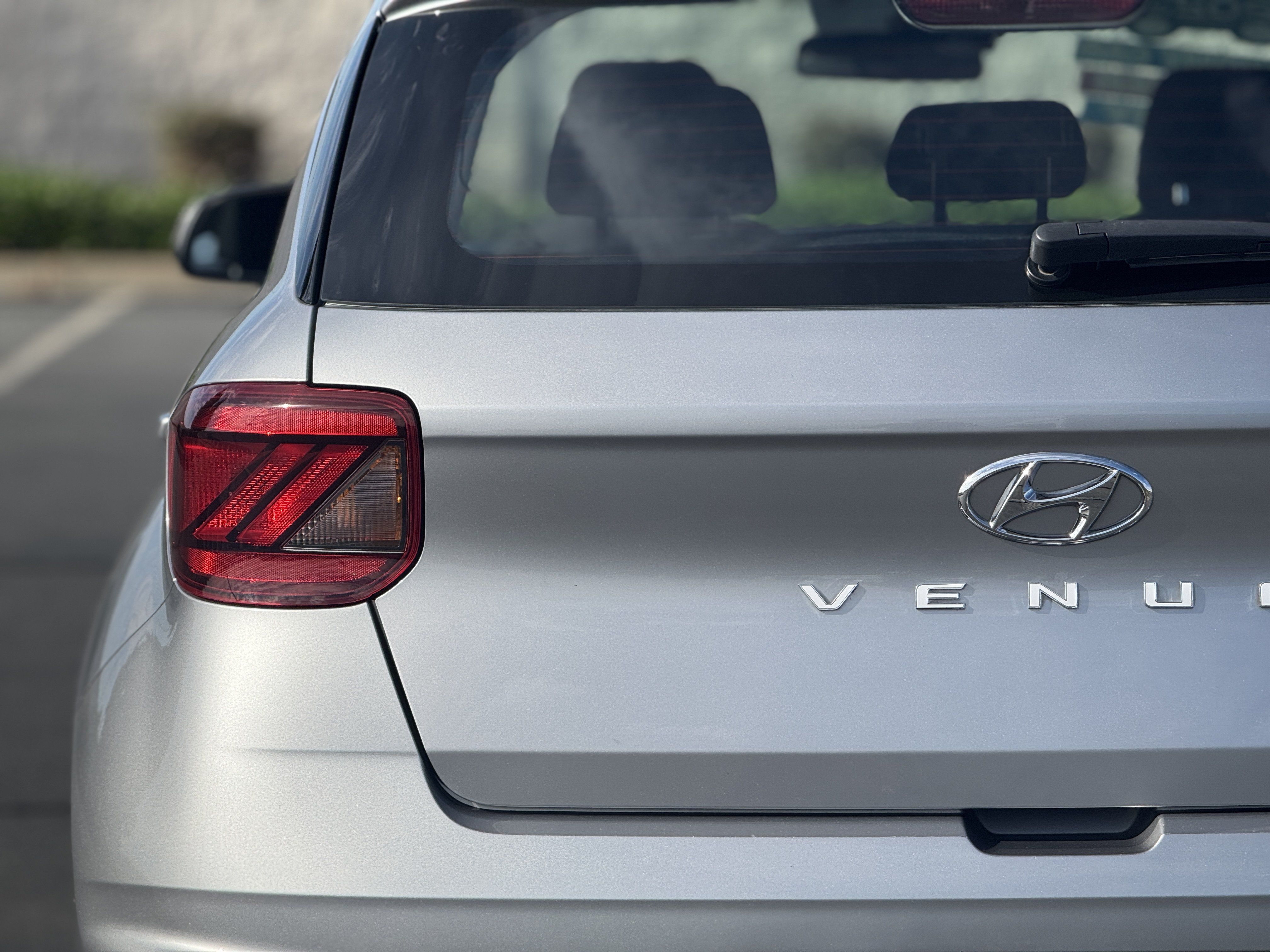 Used 2023 Hyundai Venue SEL FWD image 7