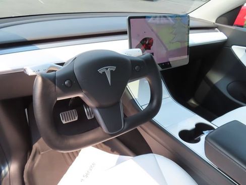 Used 2021 Tesla Model Y Long Range AWD/4WD image 13