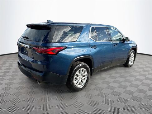 Used 2022 Chevrolet Traverse LS image 6