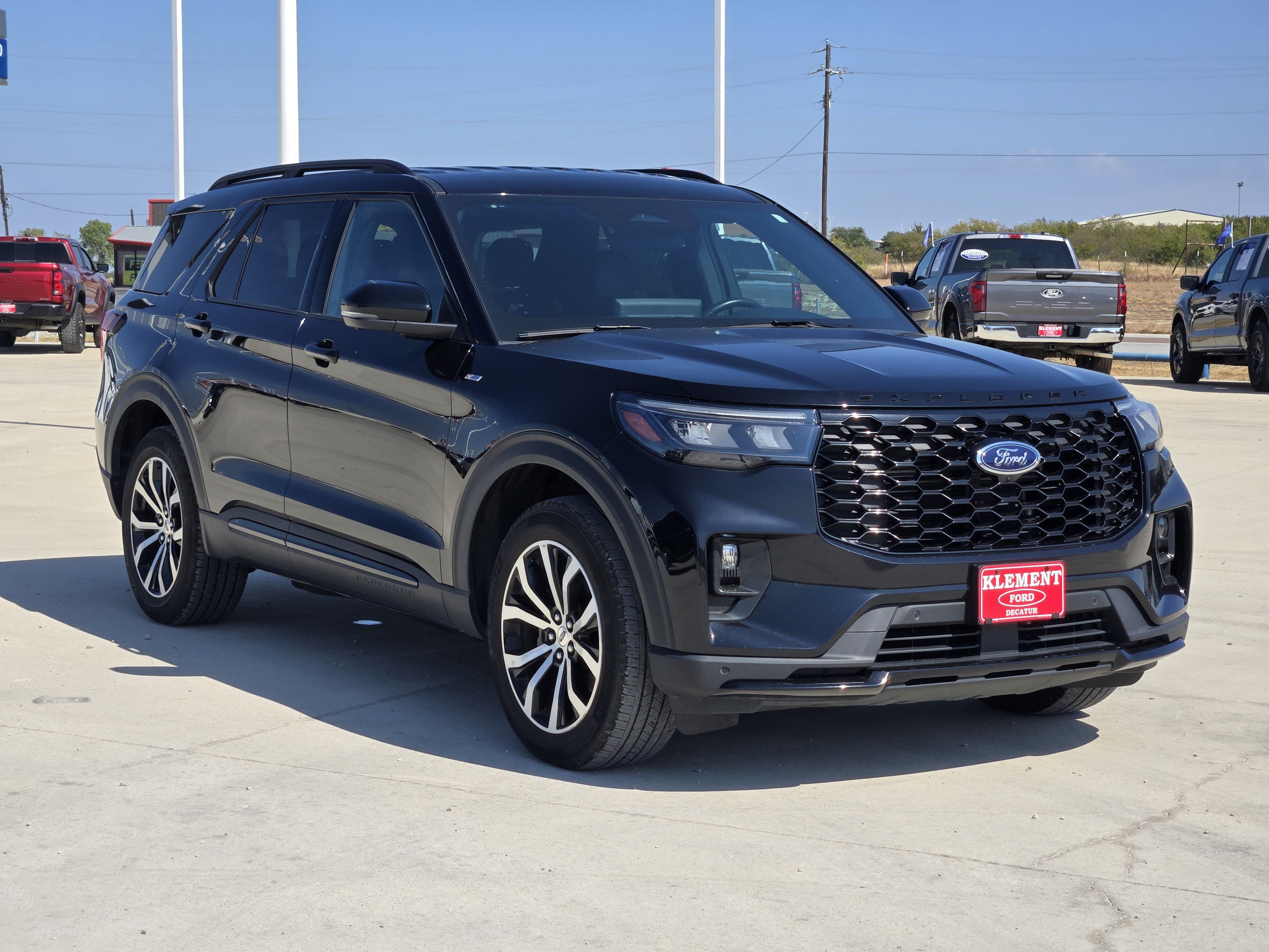 Used 2025 Ford Explorer ST-Line AWD/4WD image 3