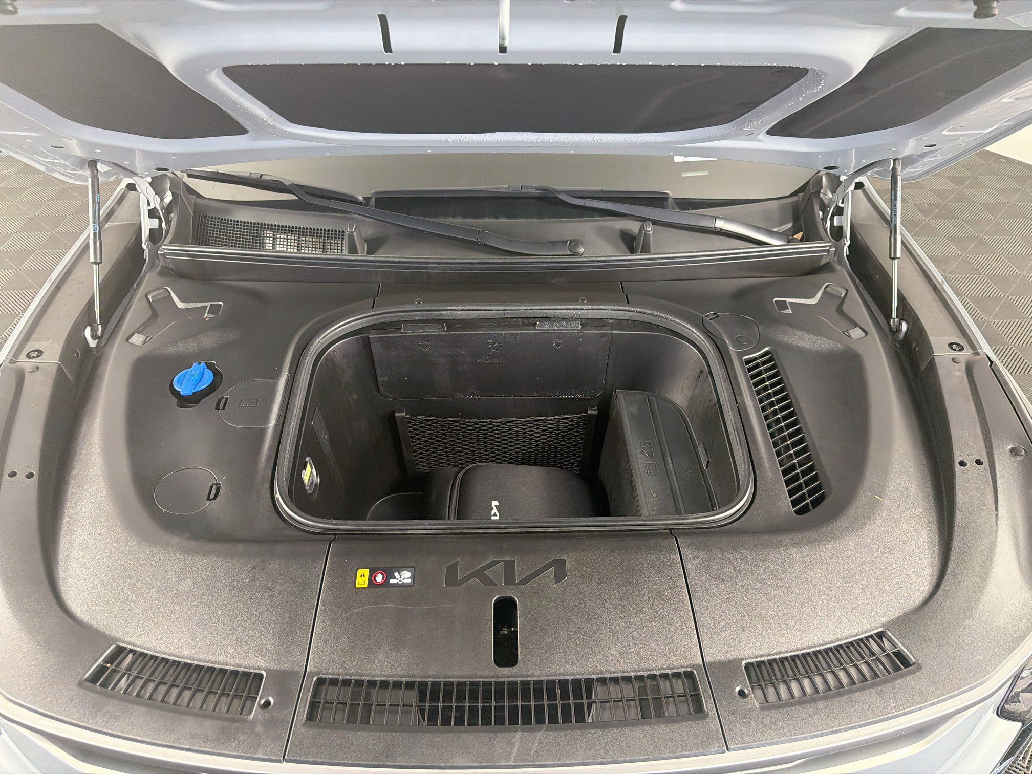 Used 2024 Kia EV9 Light Long Range RWD image 36