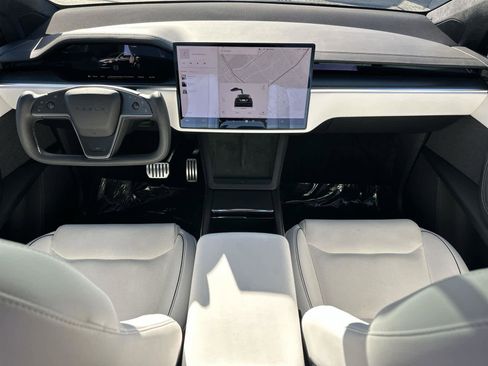 Used 2023 Tesla Model X Plaid image 10