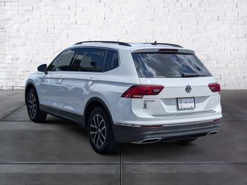 Used 2021 Volkswagen Tiguan SE w/ Panoramic Sunroof Package FWD image 5