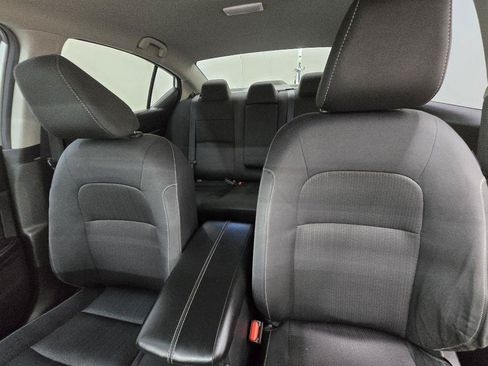 Used 2022 Nissan Altima 2.5 SV FWD image 11