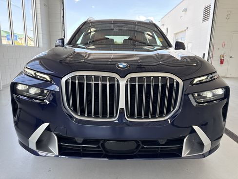 Used 2023 BMW X7 xDrive40i w/ Executive Package AWD/4WD image 18