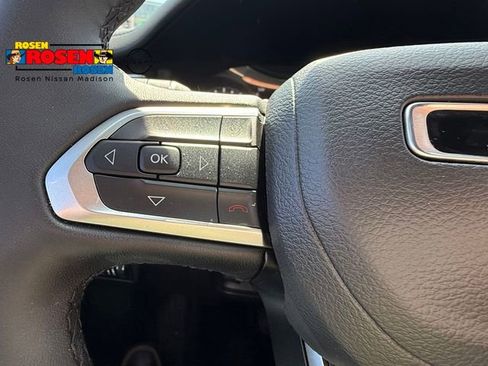 Used 2025 Jeep Compass Limited AWD/4WD image 14
