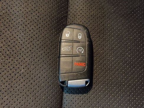 Used 2021 Jeep Grand Cherokee Laredo X RWD image 32