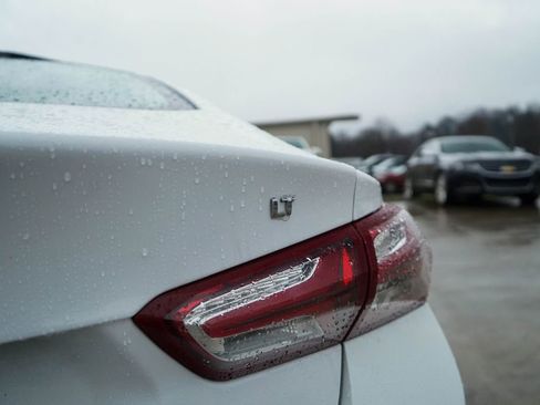 Used 2021 Chevrolet Malibu LT image 14