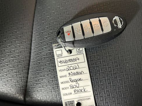 Certified 2021 Nissan Rogue SV w/ Premium Package image 4