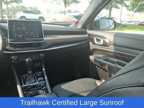 Certified 2025 Jeep Compass Trailhawk w/ Sun & Sound Group AWD/4WD image 12