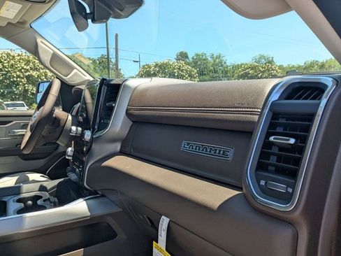 New 2026 RAM 1500 Laramie AWD/4WD image 32