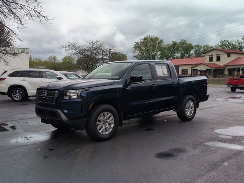 Used 2022 Nissan Frontier SV w/ Technology Package AWD/4WD image 1