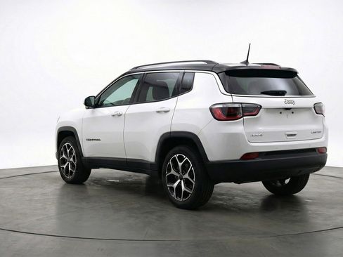 Used 2025 Jeep Compass Limited AWD/4WD image 6