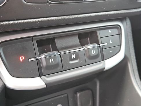 Used 2022 GMC Terrain SLE w/ Driver Convenience Package FWD image 14