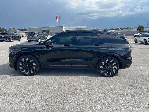 Used 2025 Lincoln Nautilus Reserve w/ Jet Appearance Package AWD/4WD image 8