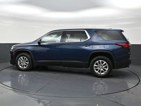Used 2023 Chevrolet Traverse LS FWD image 2