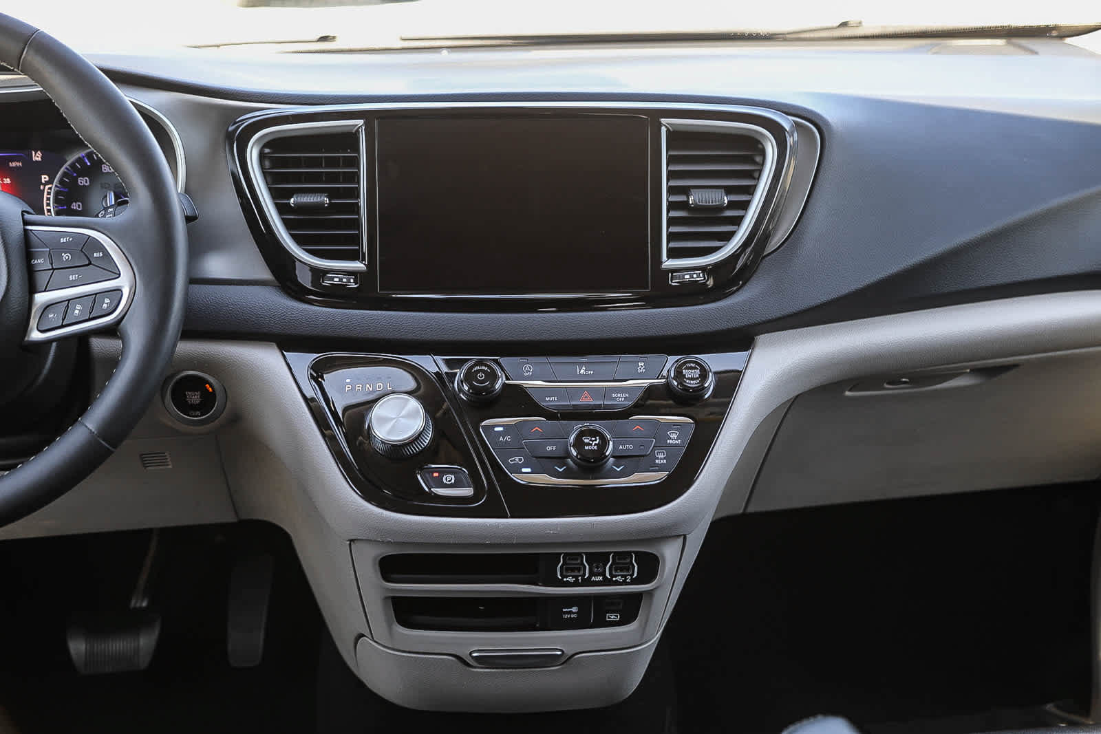 Used 2022 Chrysler Pacifica Touring-L FWD image 12