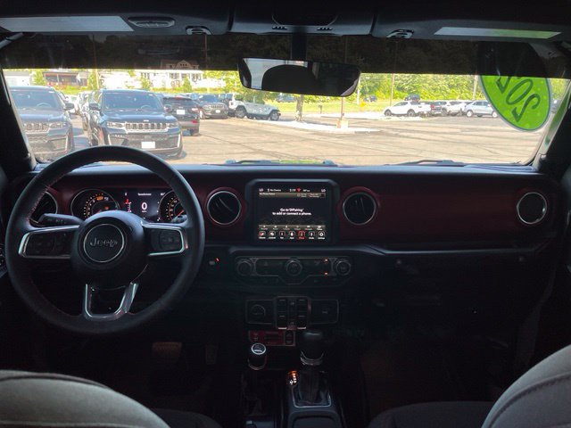 Used 2023 Jeep Wrangler Unlimited Rubicon AWD/4WD image 12