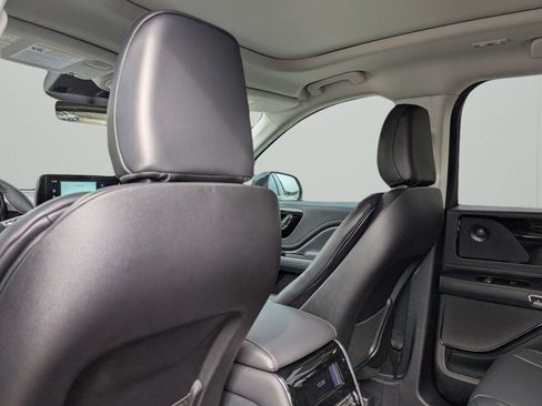 New 2025 Lincoln Aviator 2WD w/ Jet Appearance Package image 18