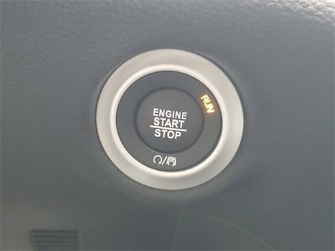 New 2026 Chrysler Pacifica Limited w/ Trailer Tow Group image 25