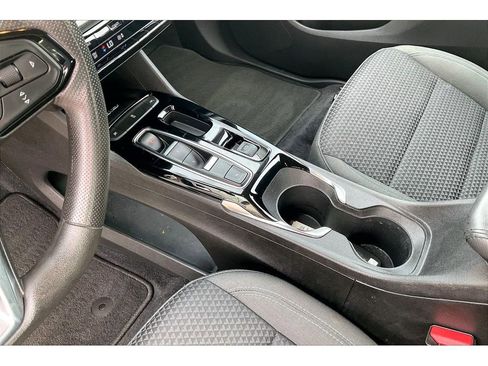 Used 2023 Chevrolet Bolt EUV LT w/ Driver Confidence Package FWD image 17